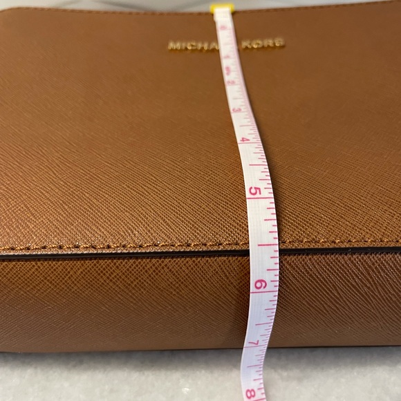 MICHAEL Kors NWOT
Jet Set East West Leather BAG - Picture 12 of 14